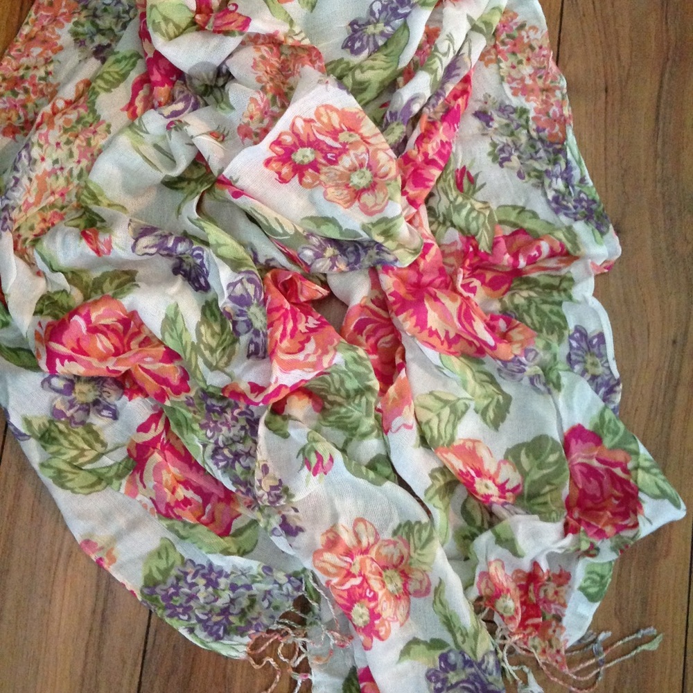 Isaac Mizrahi Beautiful Floral Print Scarf